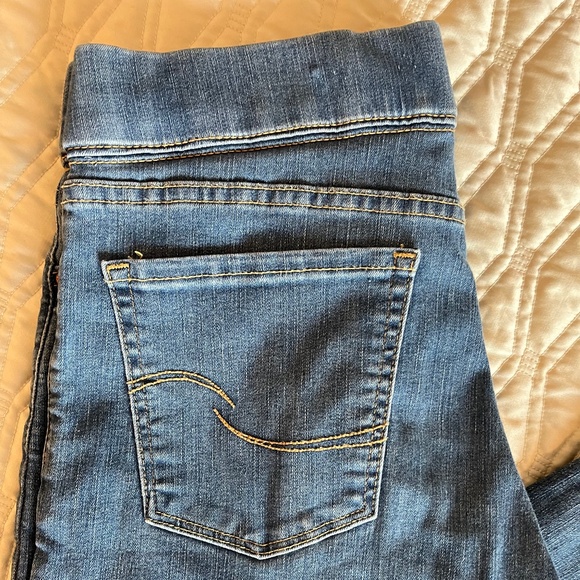 Levi’s Signature Totally Shaping Pull-On Boot Cut Jeans Size 12P - Picture 2 of 12